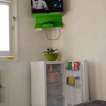 Lemon Hotel